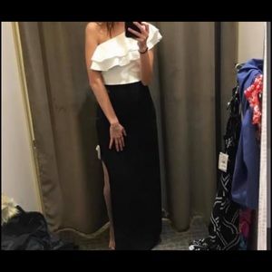 Chinese laundry gown